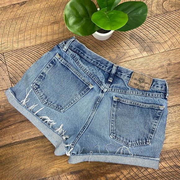 Wrangler Pants - WRANGLER vintage high rise cut off shorts